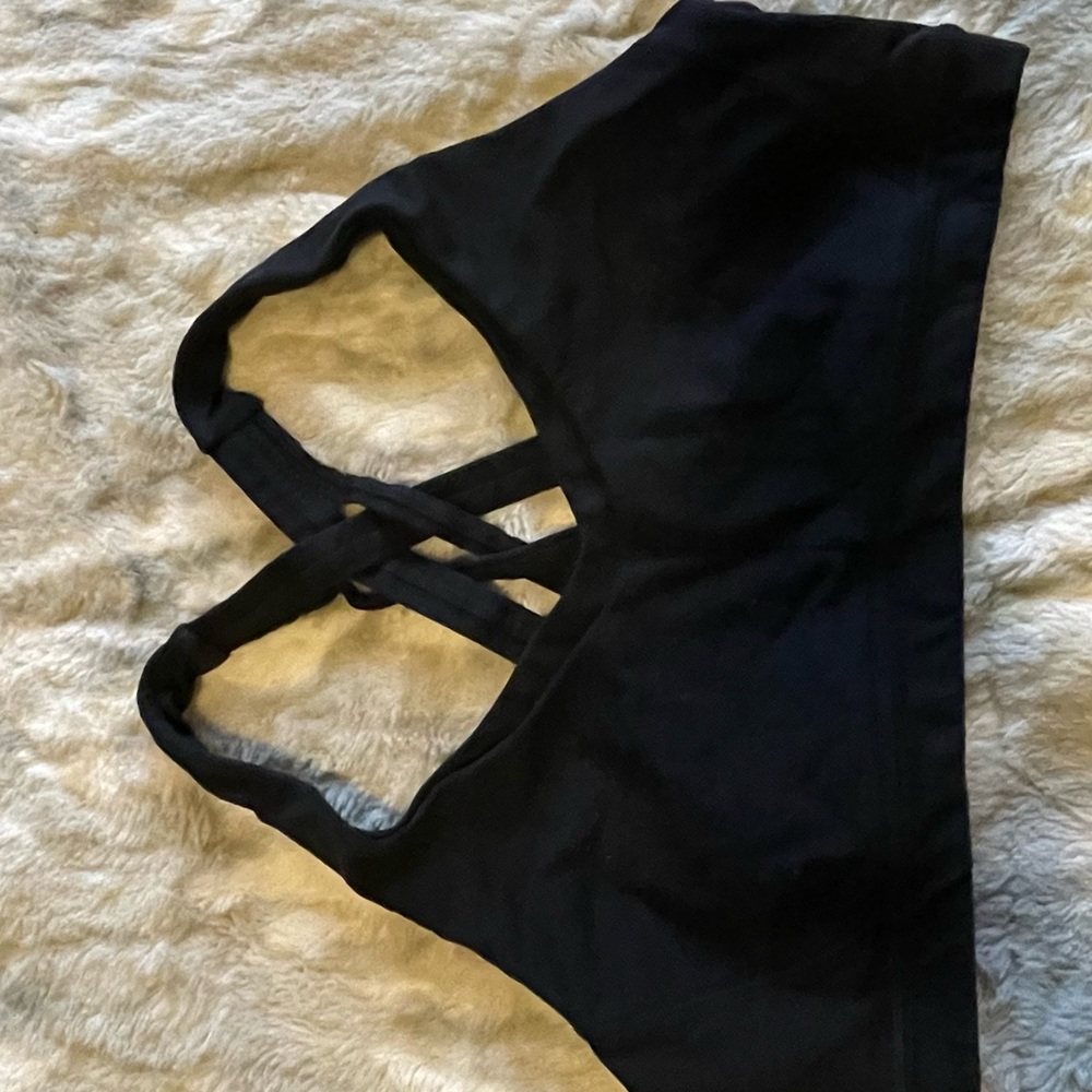 Lululemon sports bra